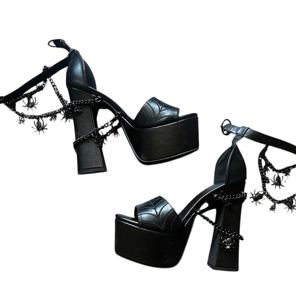 Trickz n Treatz spiderweb heels - Picture 3 of 5